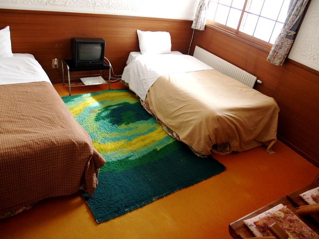 ホテル ウッデイハウス風見鶏 妙高市 部屋 写真